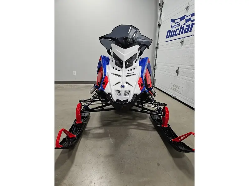 2024 Polaris 850 INDY XCR 136 Garantie 2 ans