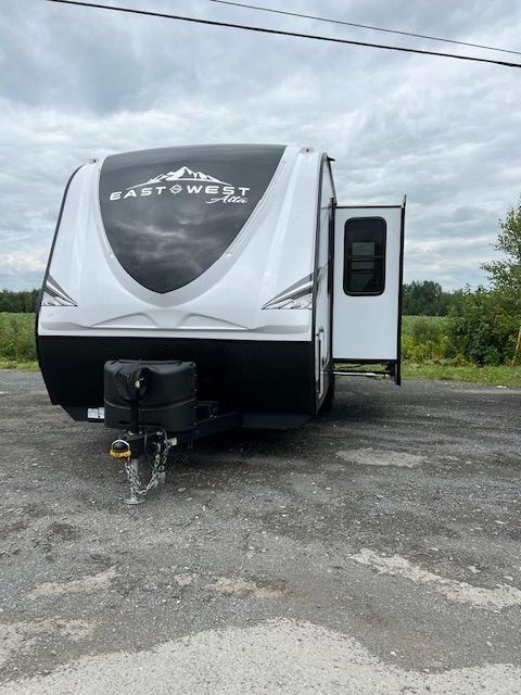 2023 Alta 1900MMK Travel Trailer 