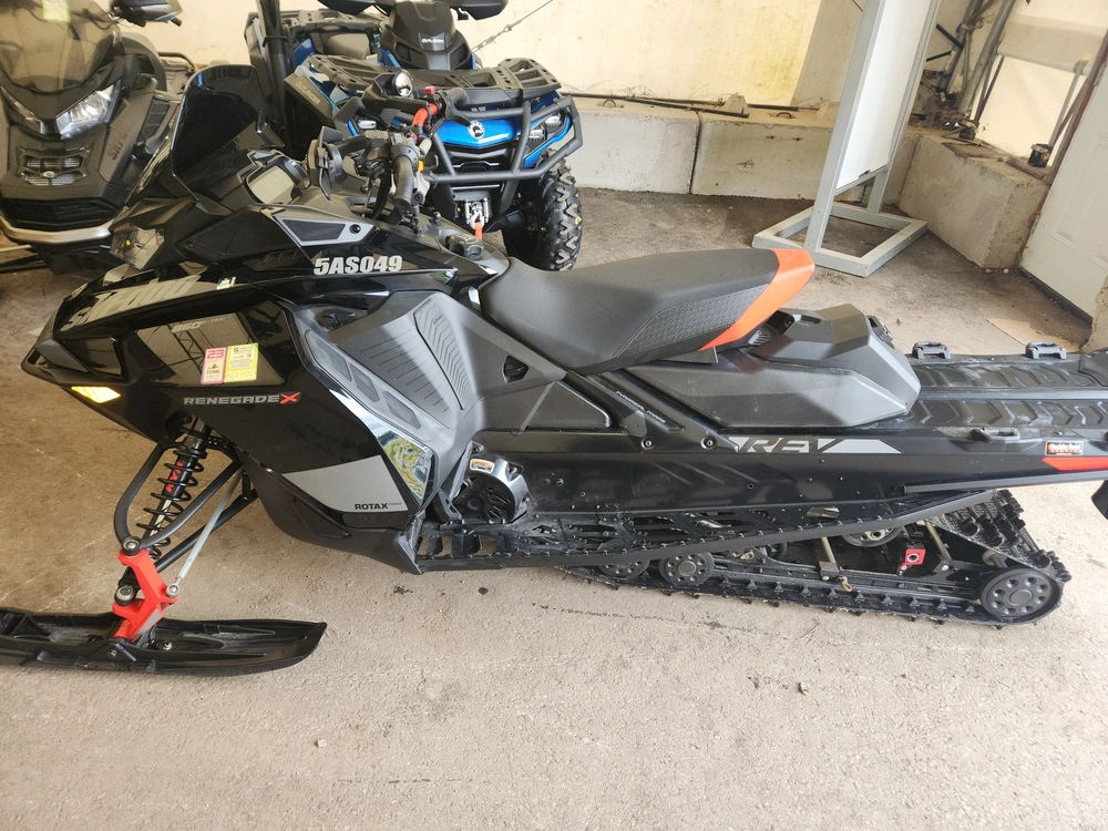 2020 Ski-doo Renegade X 850 9548 Km Warranty