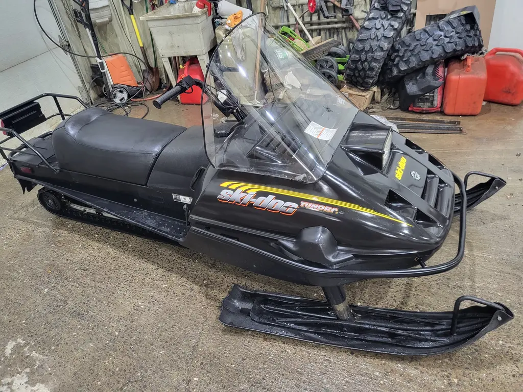 Ski-Doo TUNDRA 300R  2004