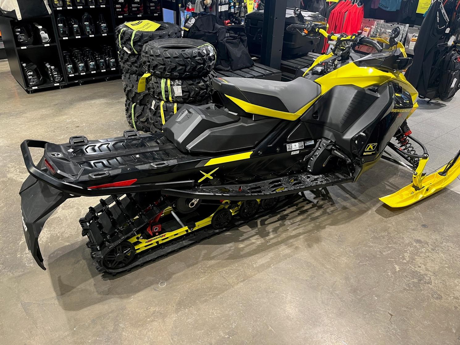 Used 2022 SkiDoo Renegade XRS 850 Etec in MontLaurier F. Constantineau