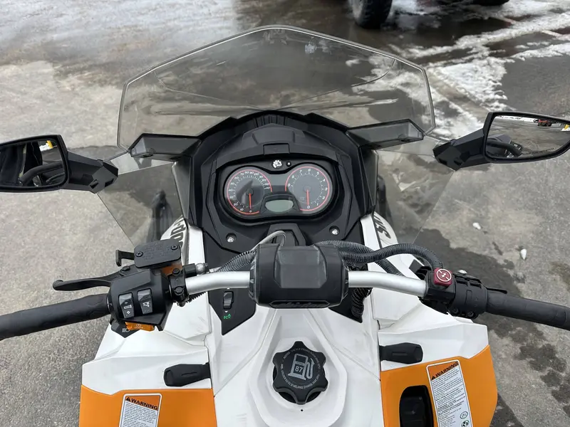 2015 Ski-Doo RENEGADE ADRENALINE 900 ACE