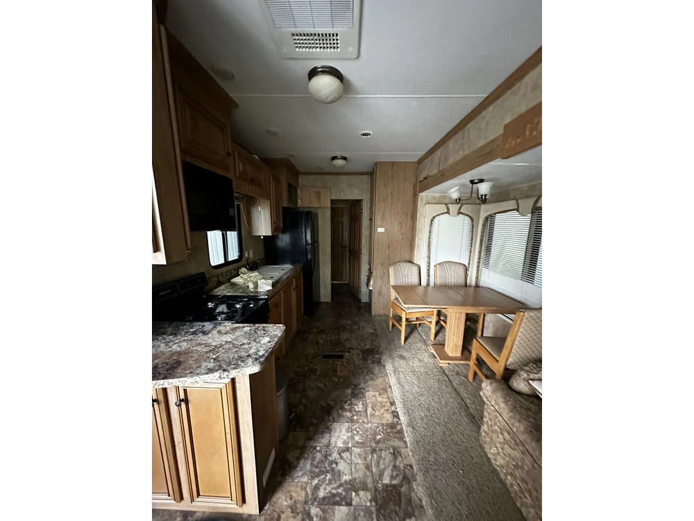 Hy-line Bridgeview Bv33c 2011 alt