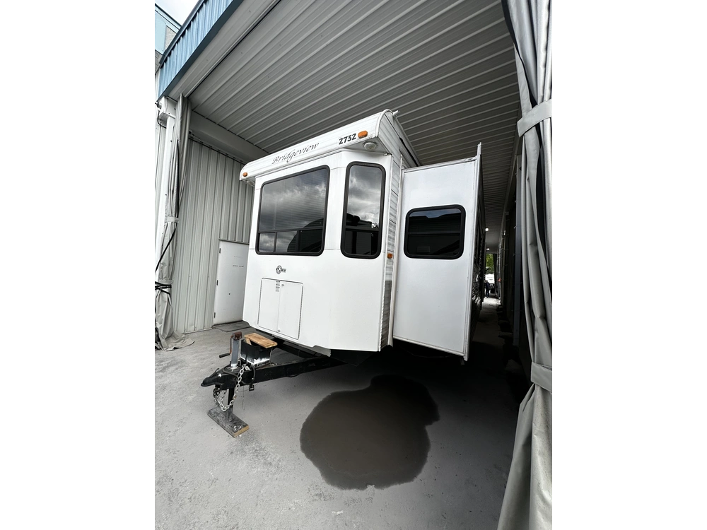 Hy-line Bridgeview Bv33c 2011 alt