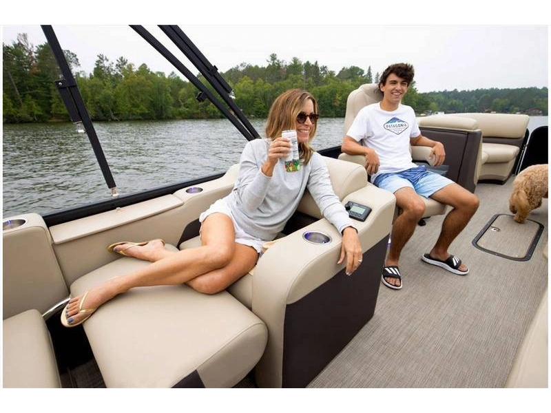 Manitou 23 Oasis Sr Vp 2022 alt