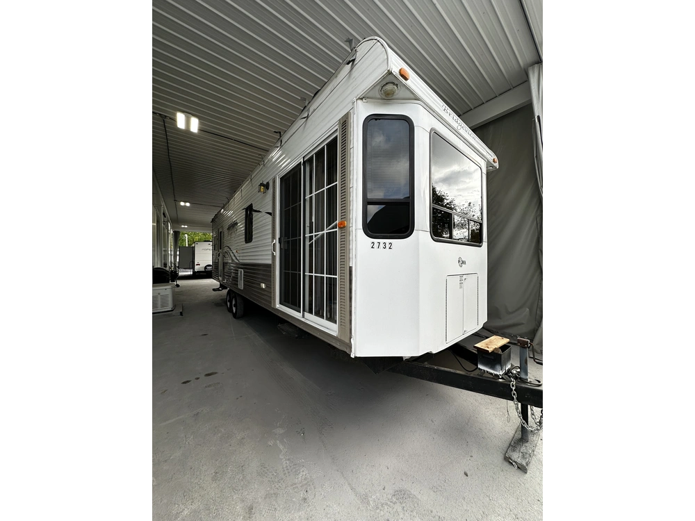 Hy-line Bridgeview Bv33c 2011 alt