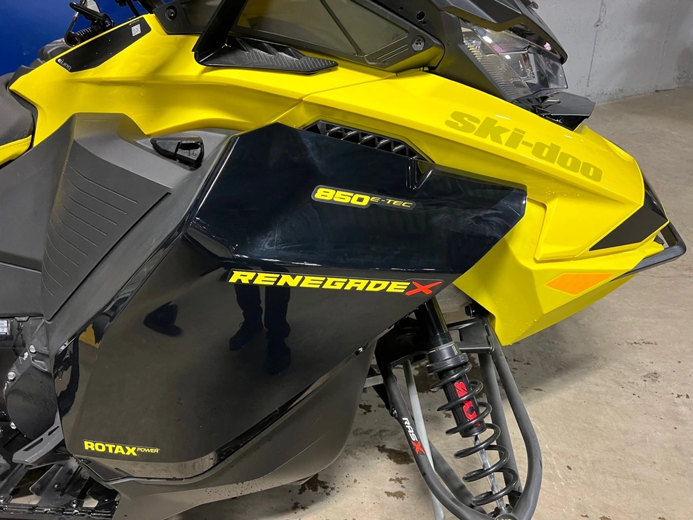 Ski-doo Renegade X 850 Etec 2022 alt