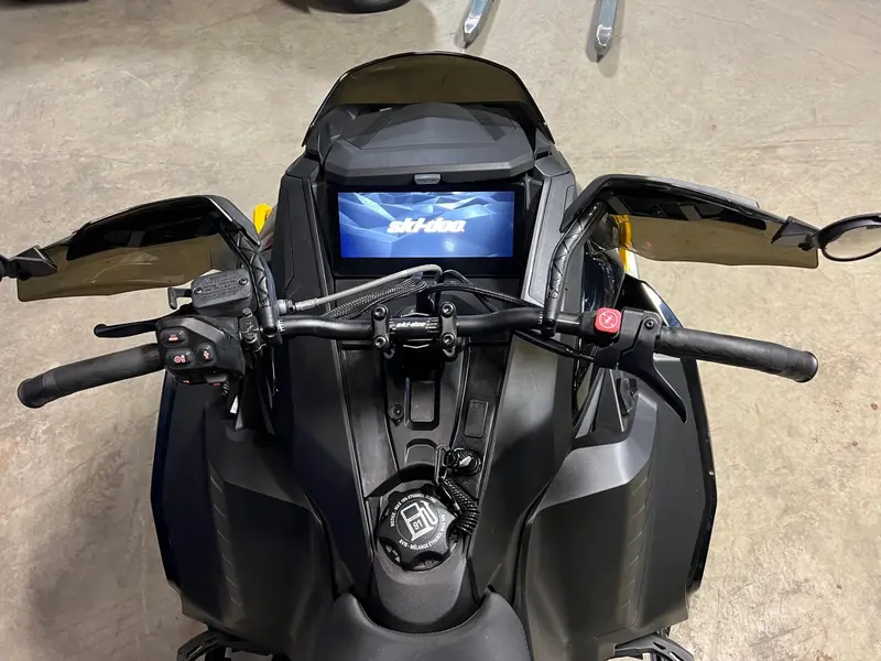 2023 Ski-Doo RENEGADE XRS 850 X-RS