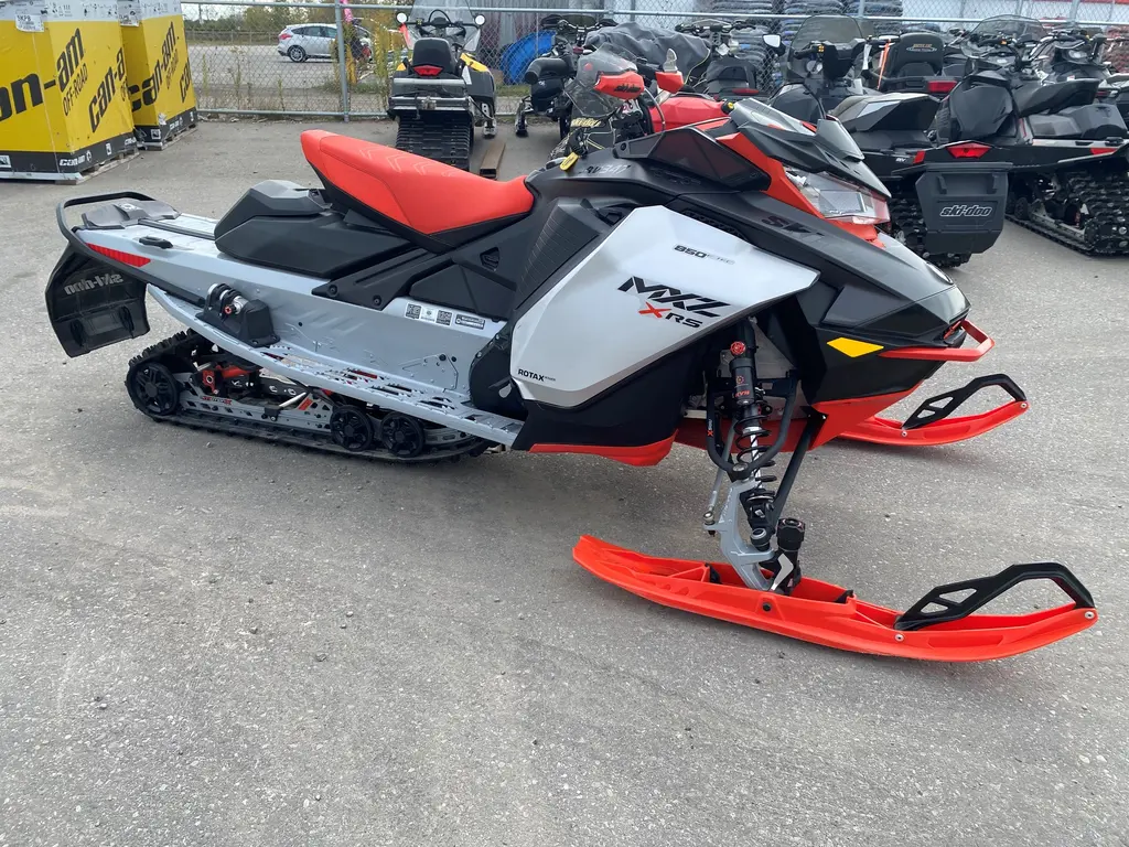 2022 Ski-Doo MXZ XRS 850