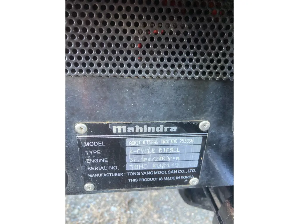 2017 Mahindra 2538