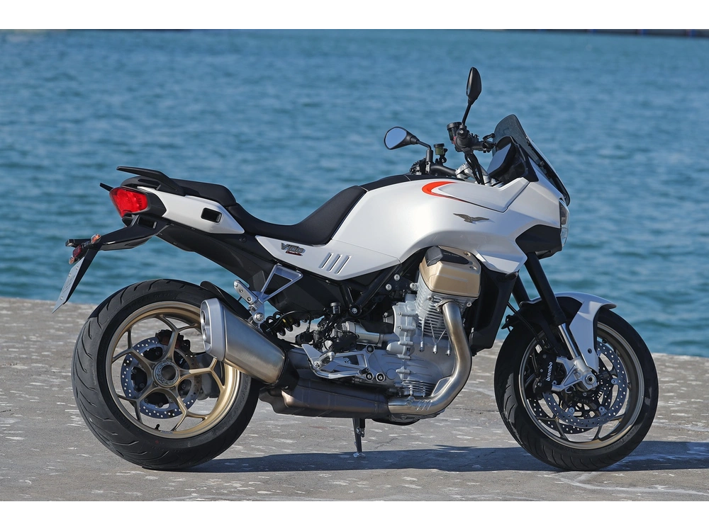 Moto Guzzi V100 Mandello 2023