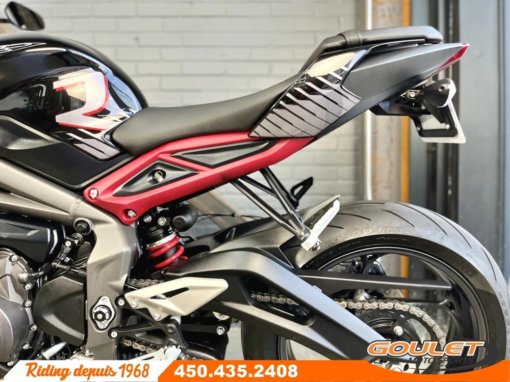 2022 Triumph Street Triple R 765 alt