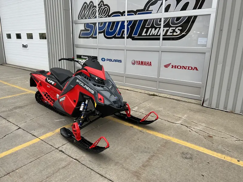 2024 Polaris INDY VR1 137 850 / 2 ANS DE GARANTIE