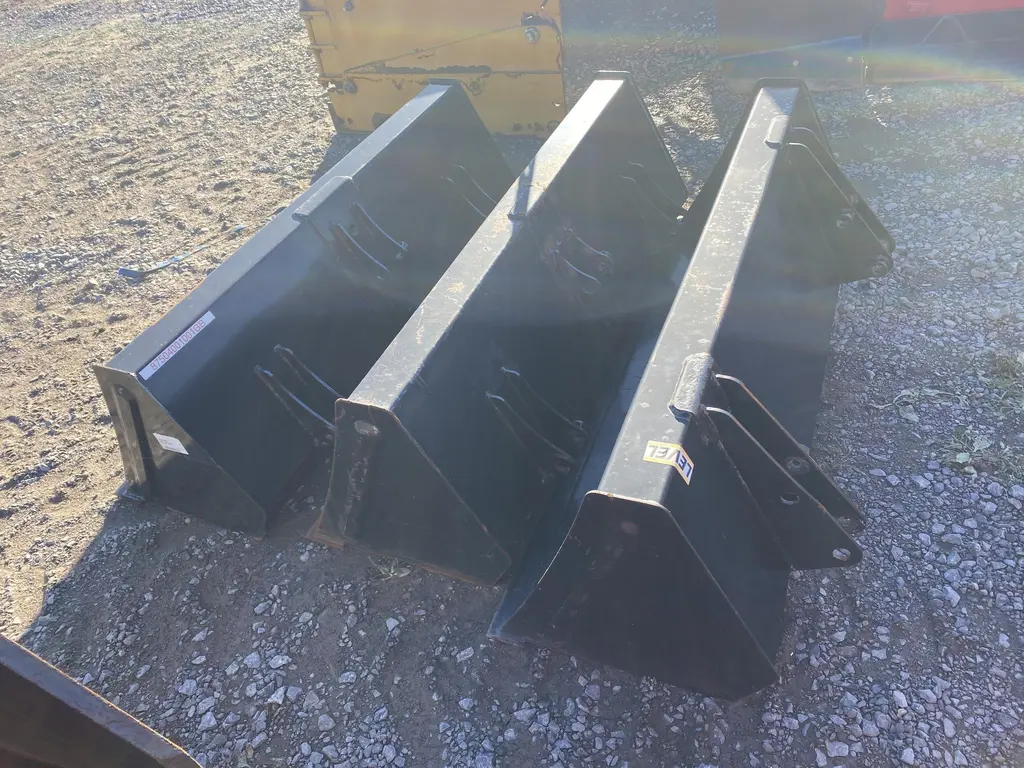 2016 Mahindra Godet 50"