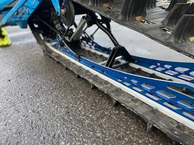 2018 Ski-Doo Ski-Doo Summit X 850  165 - 3" paddles SAVE $2500 RABAIS