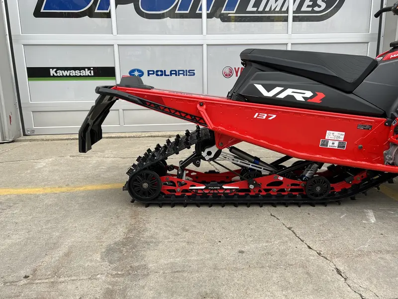 2024 Polaris INDY VR1 137 850 / 2 ANS DE GARANTIE
