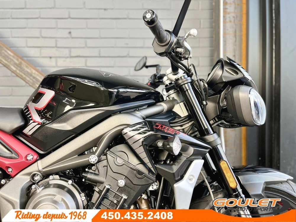 2022 Triumph Street Triple R 765 alt