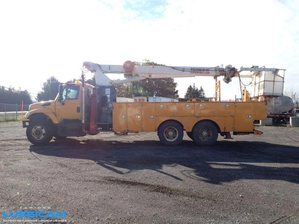 International 7500 2004