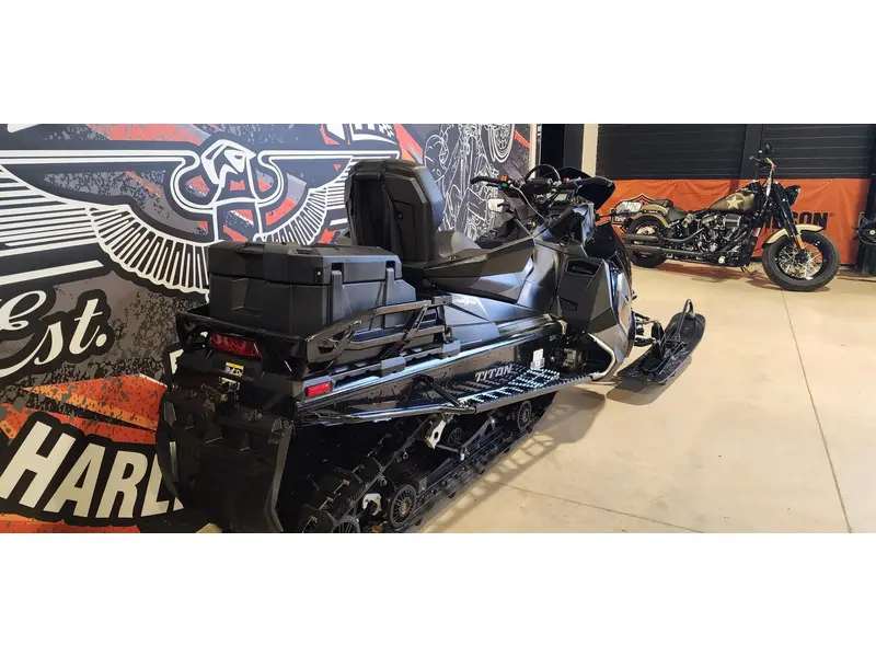2022 Polaris titan adventure 800 1.8