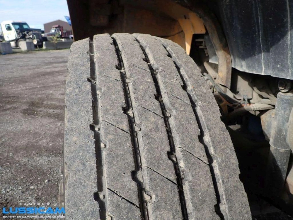 International 7500 2004