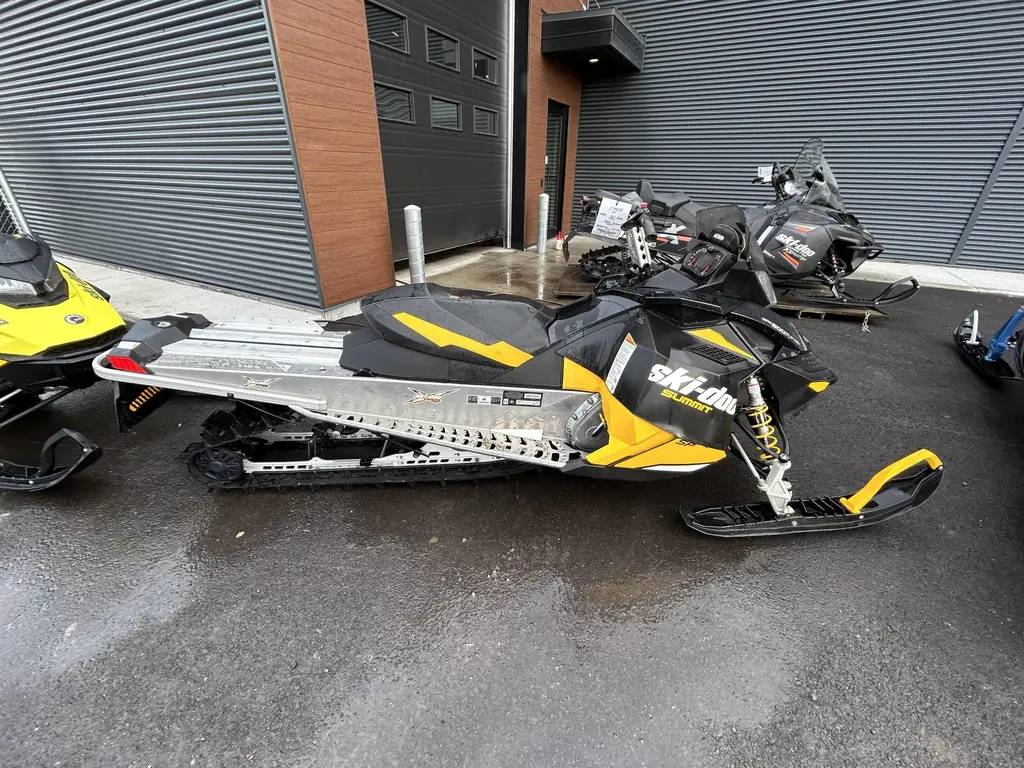 2012 Ski-Doo SUMMIT 800