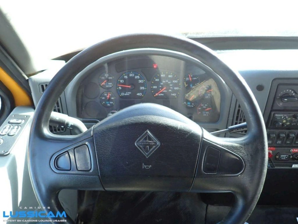 International 7500 2004