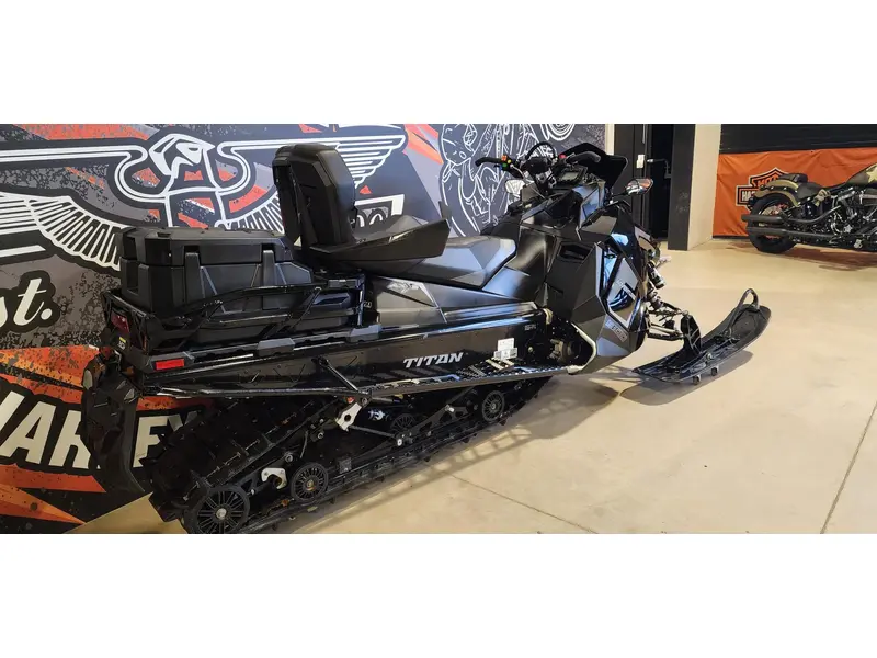 2022 Polaris titan adventure 800 1.8