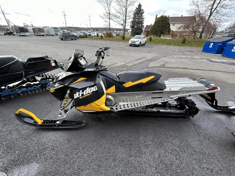 2012 Ski-Doo SUMMIT 800