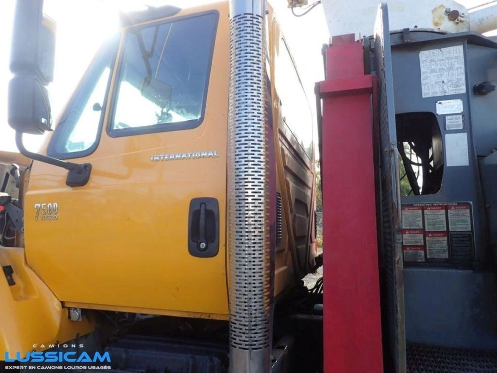 International 7500 2004
