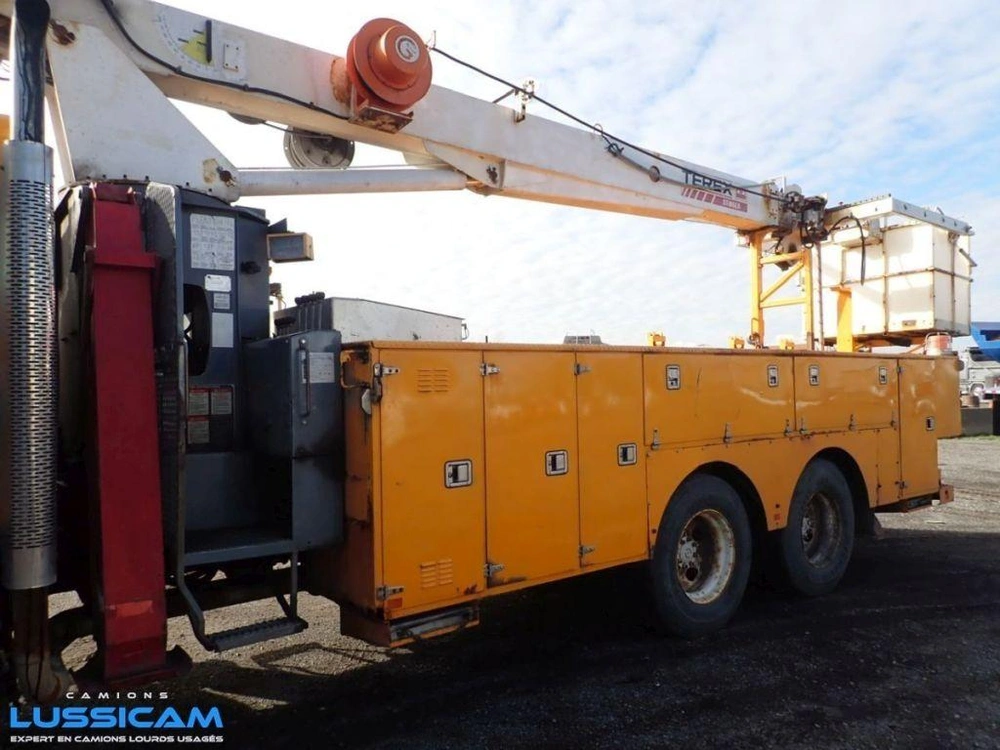 International 7500 2004