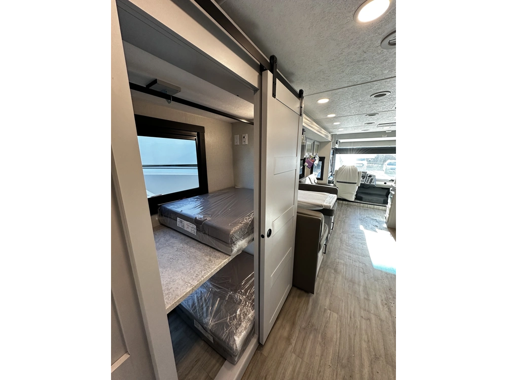 Coachmen Pursuit 31es 2024 alt