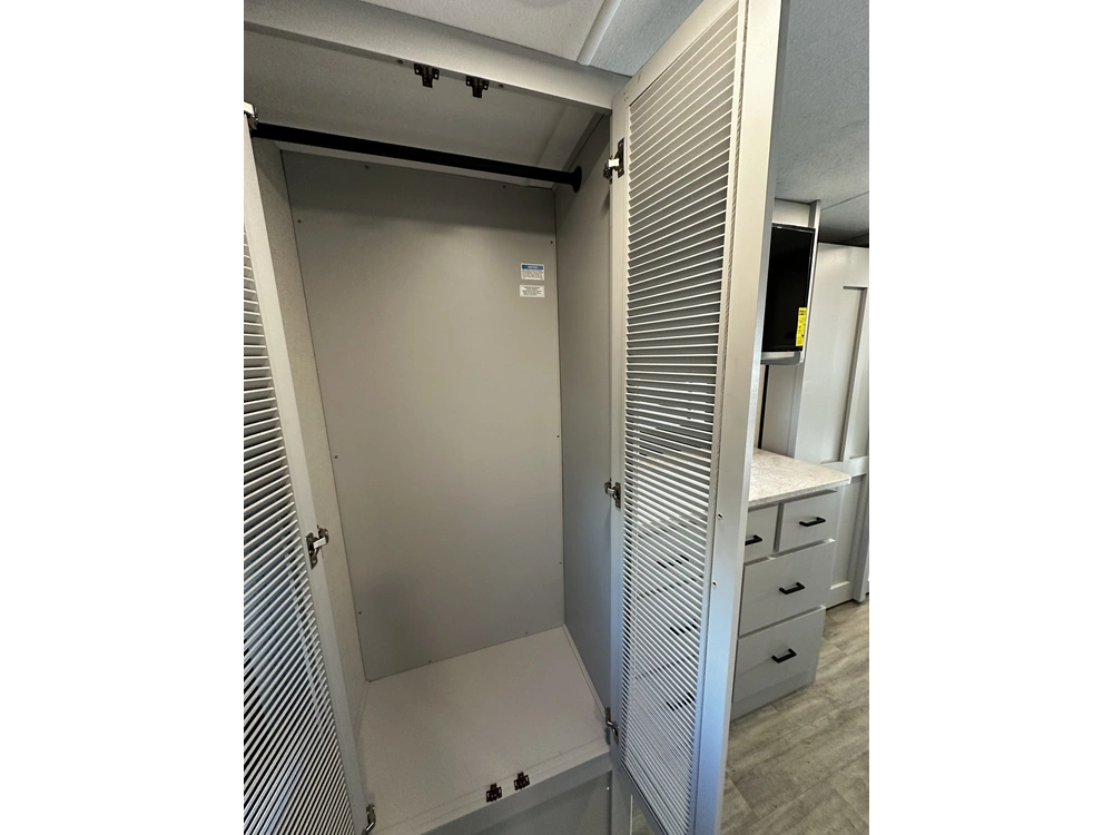 Coachmen Pursuit 31es 2024 alt