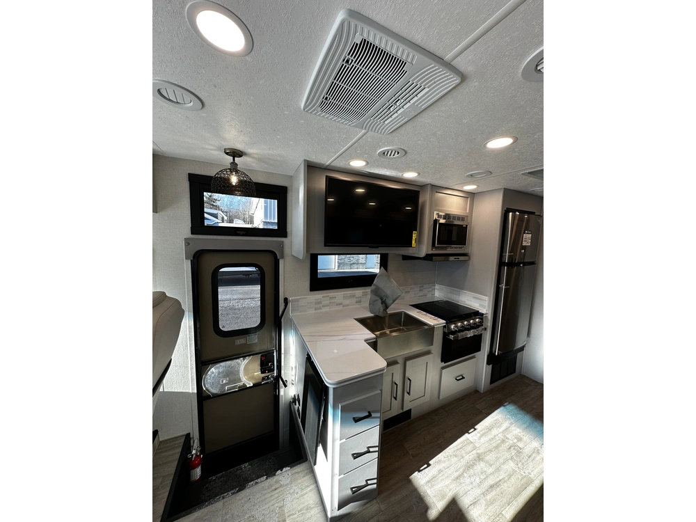 Coachmen Pursuit 31es 2024 alt