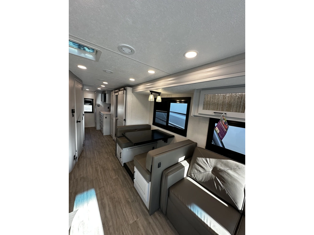 Coachmen Pursuit 31es 2024 alt