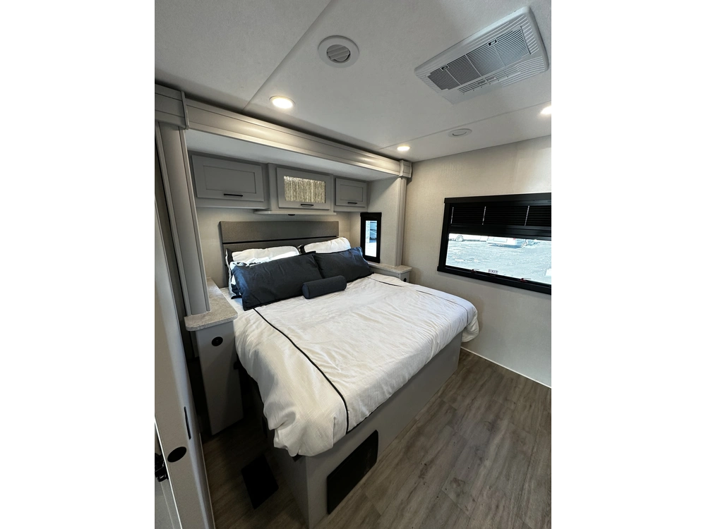 Coachmen Pursuit 31es 2024 alt