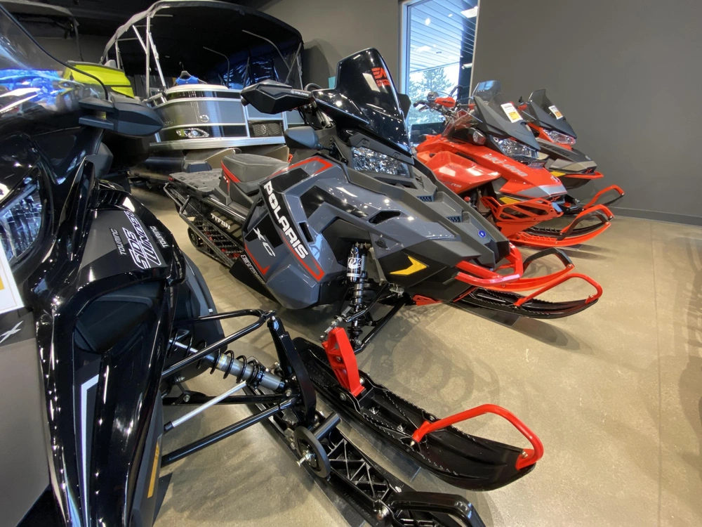 Polaris Titan Xc 800 2022 alt