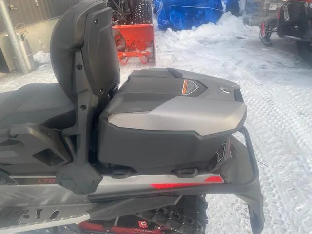 2023 Ski-Doo grand touring limited 900 ace