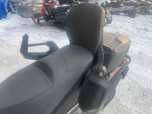 2023 Ski-Doo grand touring limited 900 ace