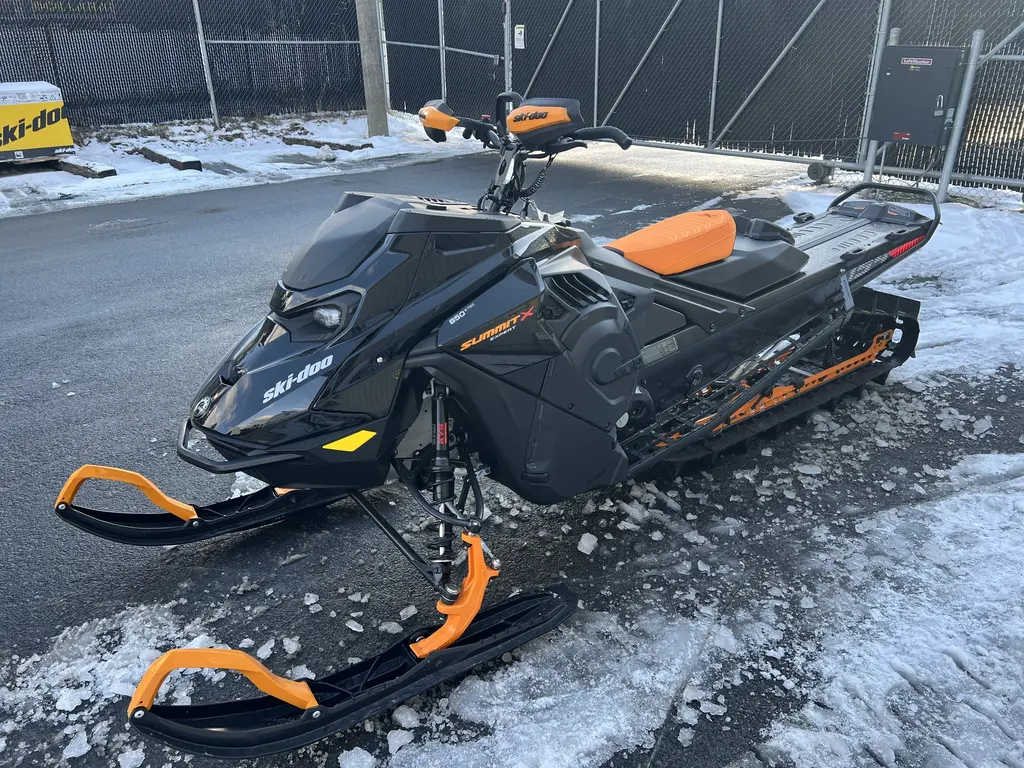 ☆ski-doo summit 154 REV-XP 2287㎞ セル・バック付 スキードゥ