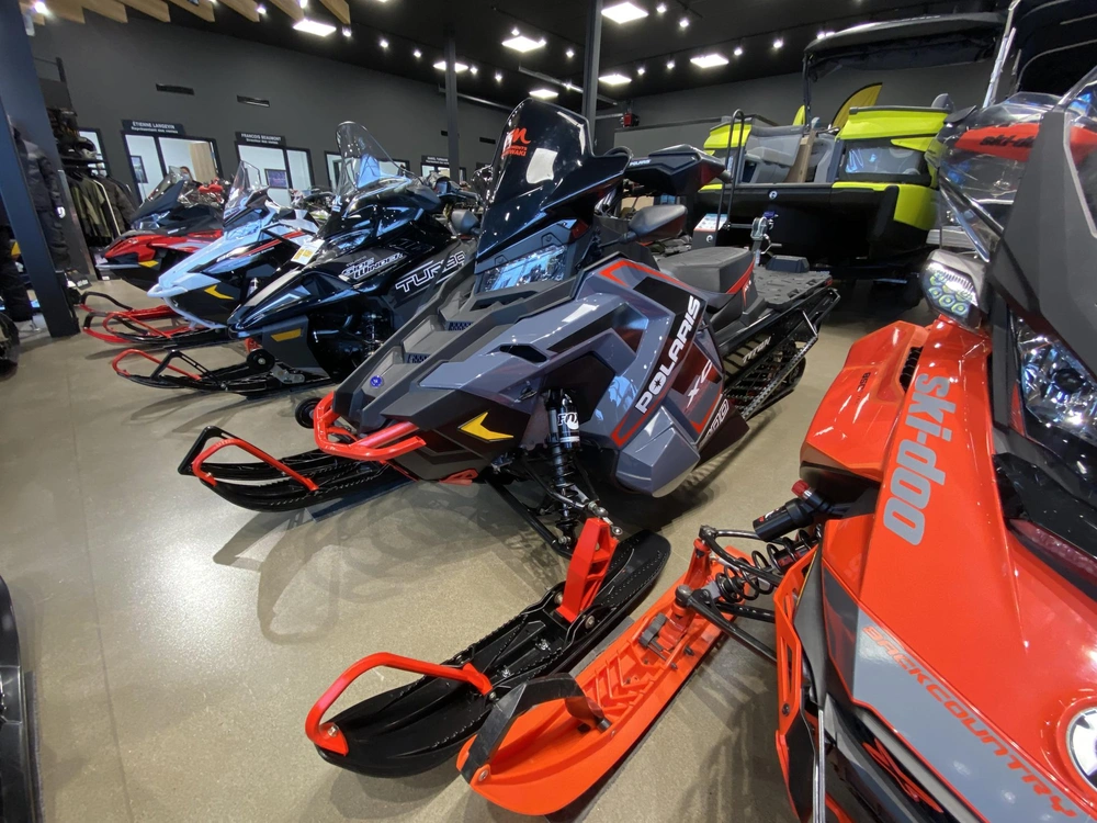 Polaris Titan Xc 800 2022 alt