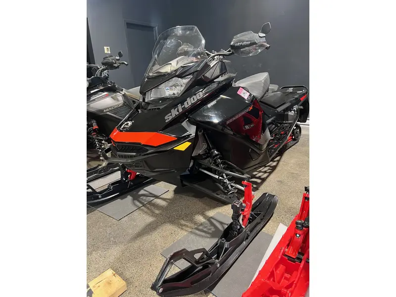 2021 Ski-Doo Renegade X 850