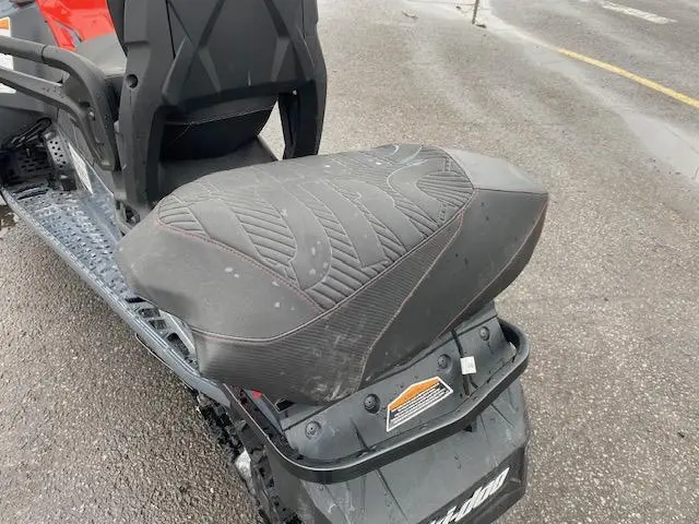 2018 Ski-Doo Renegade Enduro 600 HO E-TEC 137’’ SAVE $3500 RABAIS