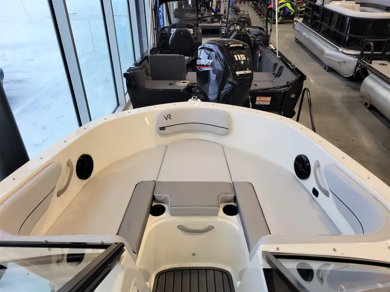 2023 Bayliner VR4