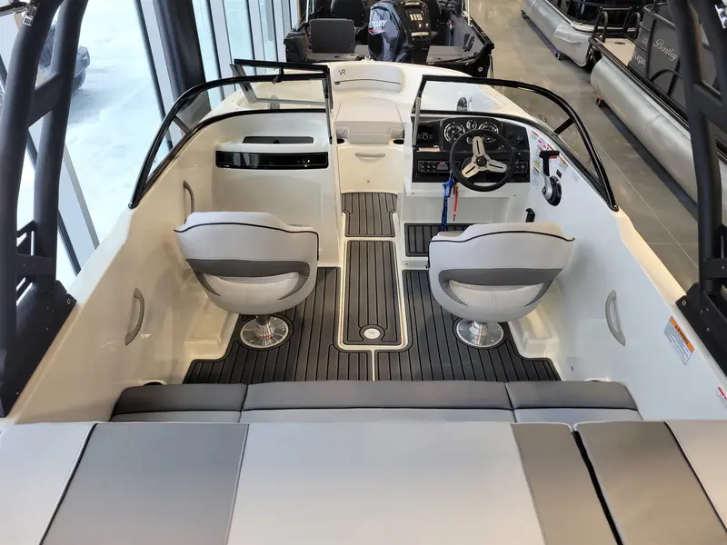 2023 Bayliner VR4
