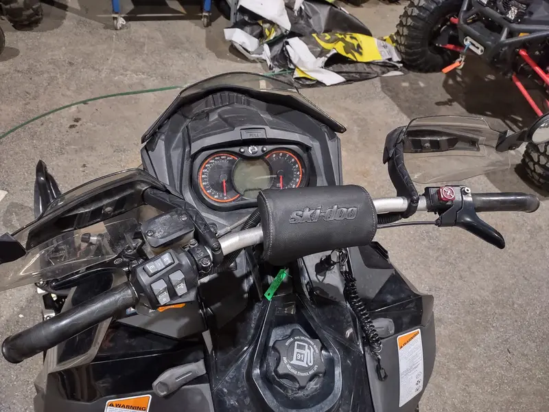 2015 Ski-Doo RENEGADE 800 X-RS E-TEC (REV-XS) R SAVE $2500 RABAIS