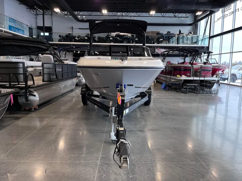 2023 Bayliner VR4