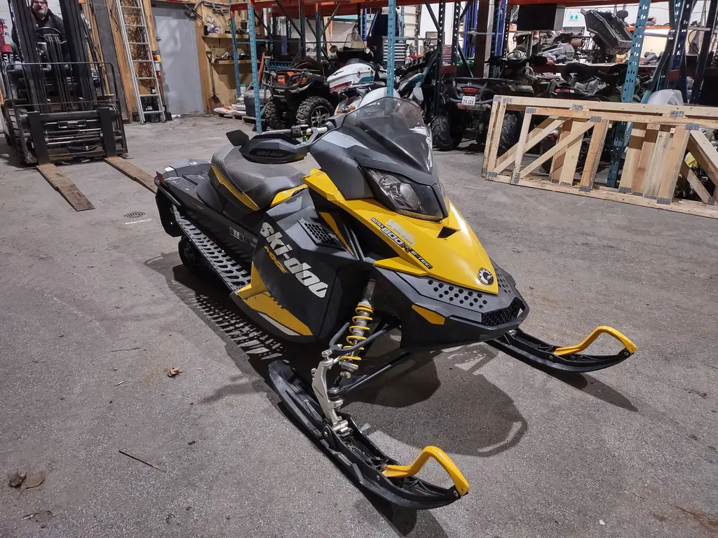 Ski-Doo MXZ TNT 800 ET 2012 - SAVE $1100 REBATE