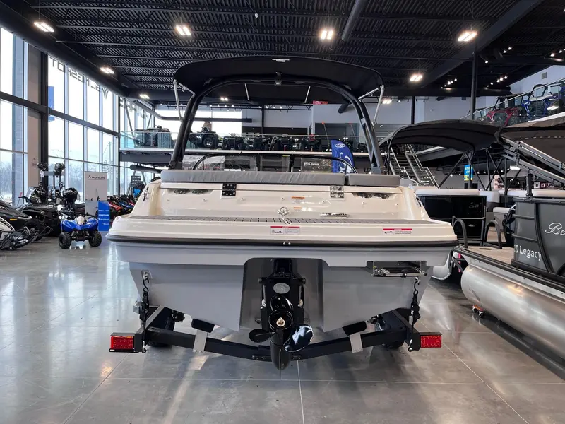 2023 Bayliner VR4