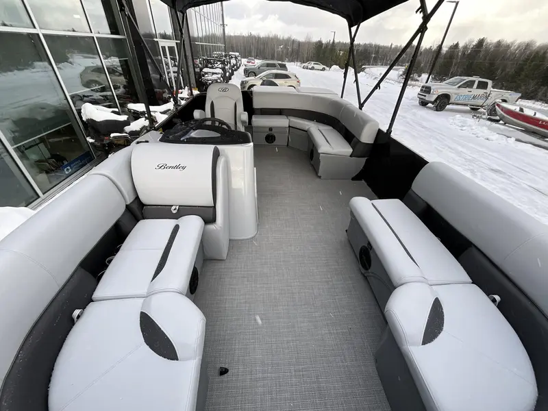 2024 Bentley Legacy 200 Cruise