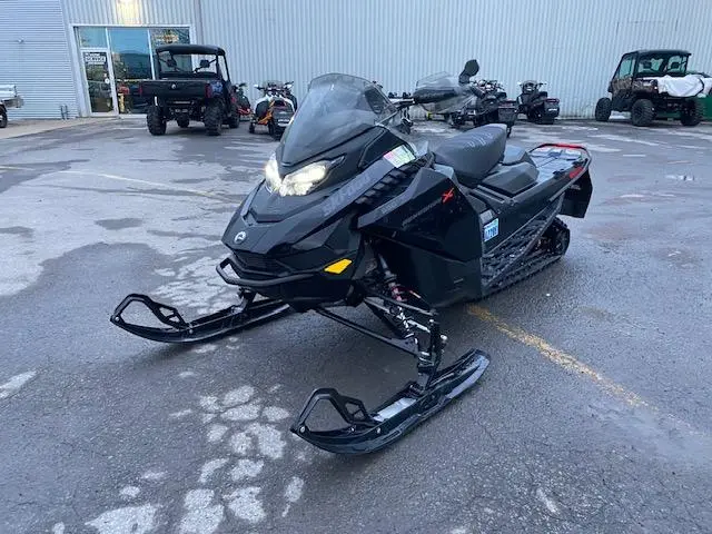 2023 Ski-Doo RENEGADE X 850 E-TEC ICE RIPPER XT 1.5 E.S. W/ 10.25 TOUCHSCREEN SAVE $500 REBATE